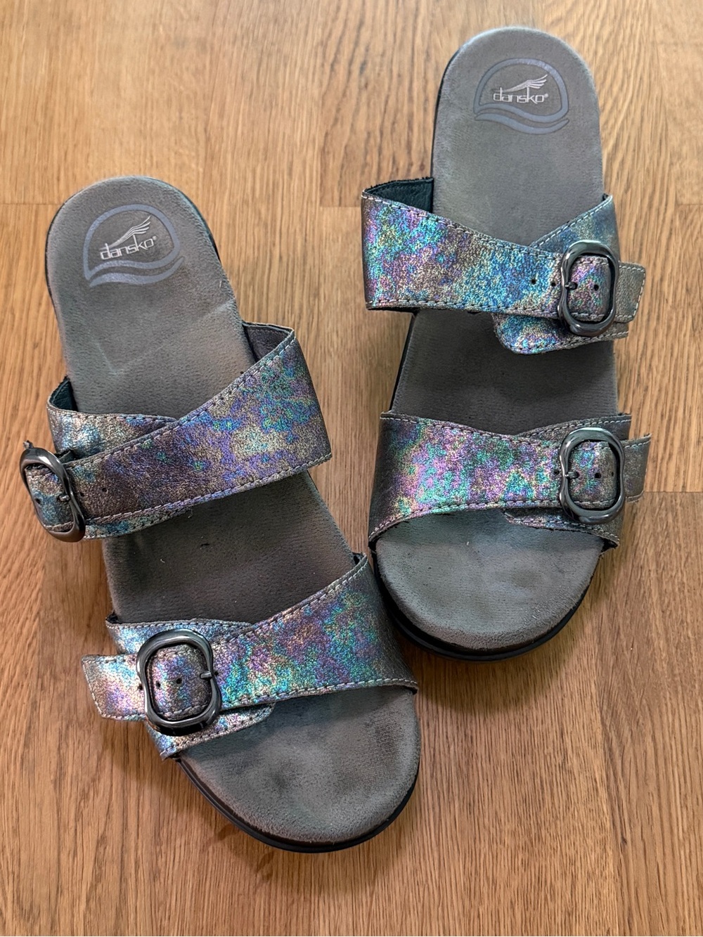 Dansko 41 Iridescent Leather Slip On Sophie Clog Sandals